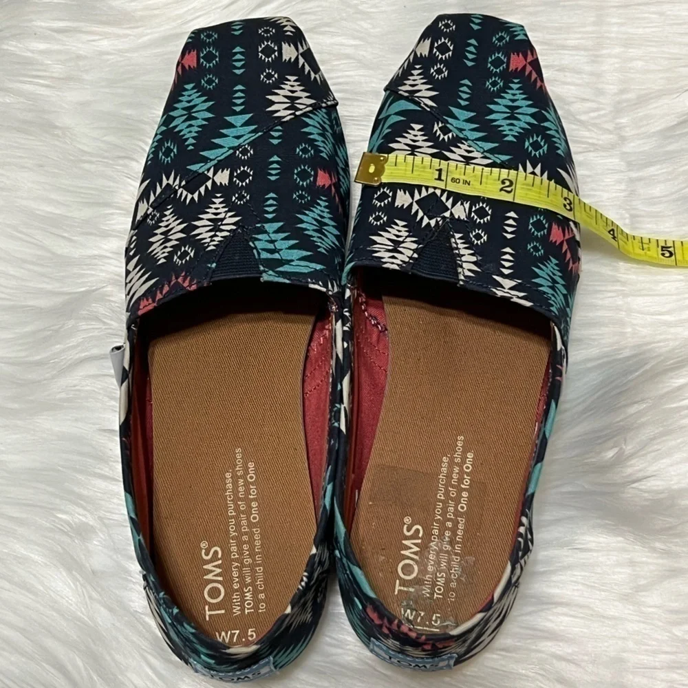 TOM’S Aztec Print Multicolor Women Shoes Sz W7.5